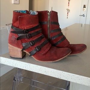 FREEBIRD by Steven FB-Weson Suede booties